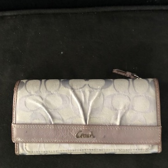 Coach Handbags - Coach Tri-Fold Wallet